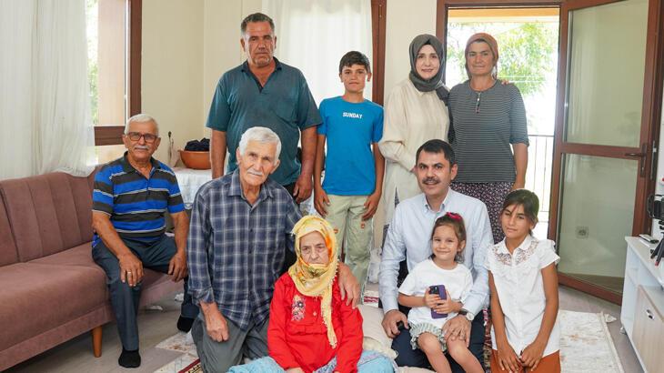 Eski Bakan Kurum, Manavgat’taki yangınzedeye sözünü tuttu