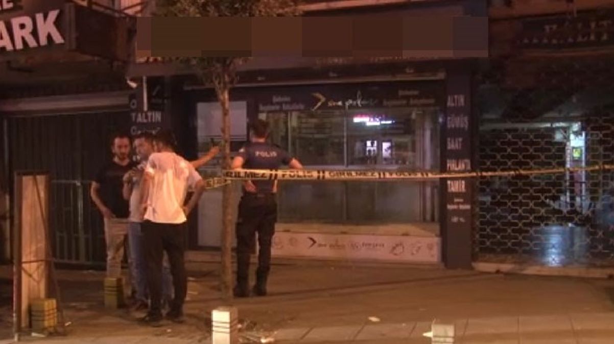 Lüks ciple gelip kuyumcu dükkanından 2 milyon liralık altın çaldılar! Anahtarı kopyalamışlar