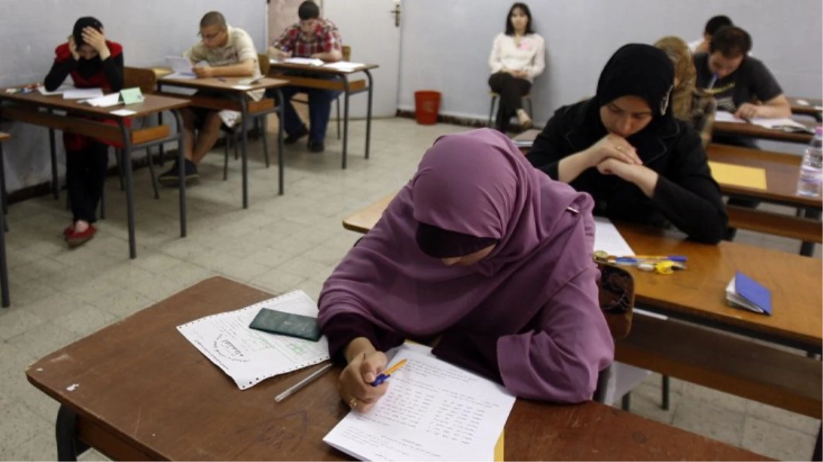 Zamanlama manidar! Cezayir’deki üniversitelerde eğitim dili Fransızca yerine İngilizce olacak