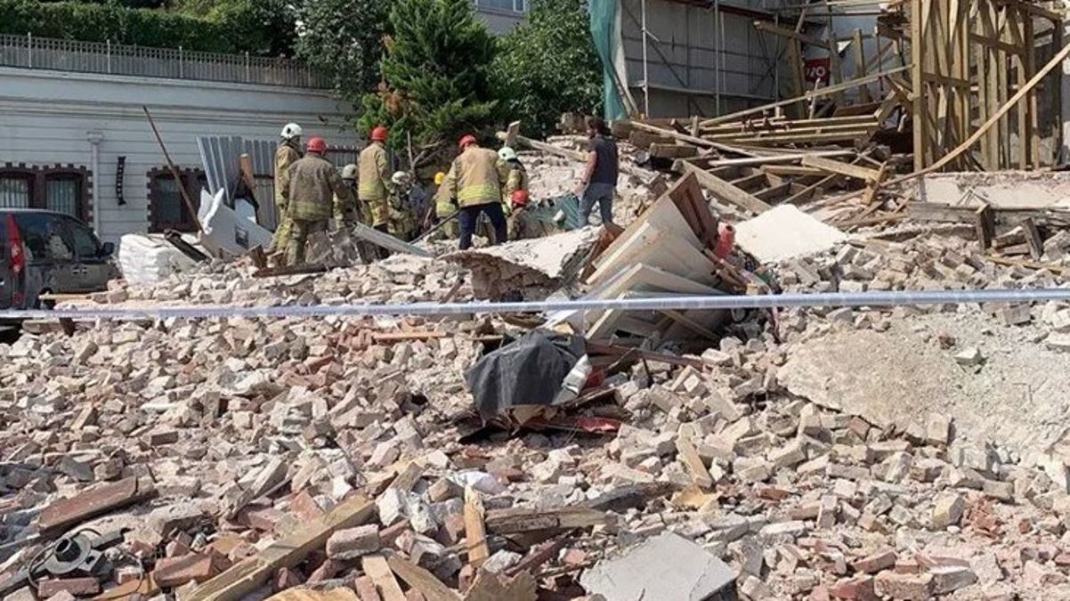 Son Dakika: Beşiktaş’ta restorasyon yapılan tarihi binada çökme: 1 kişi enkaz altında