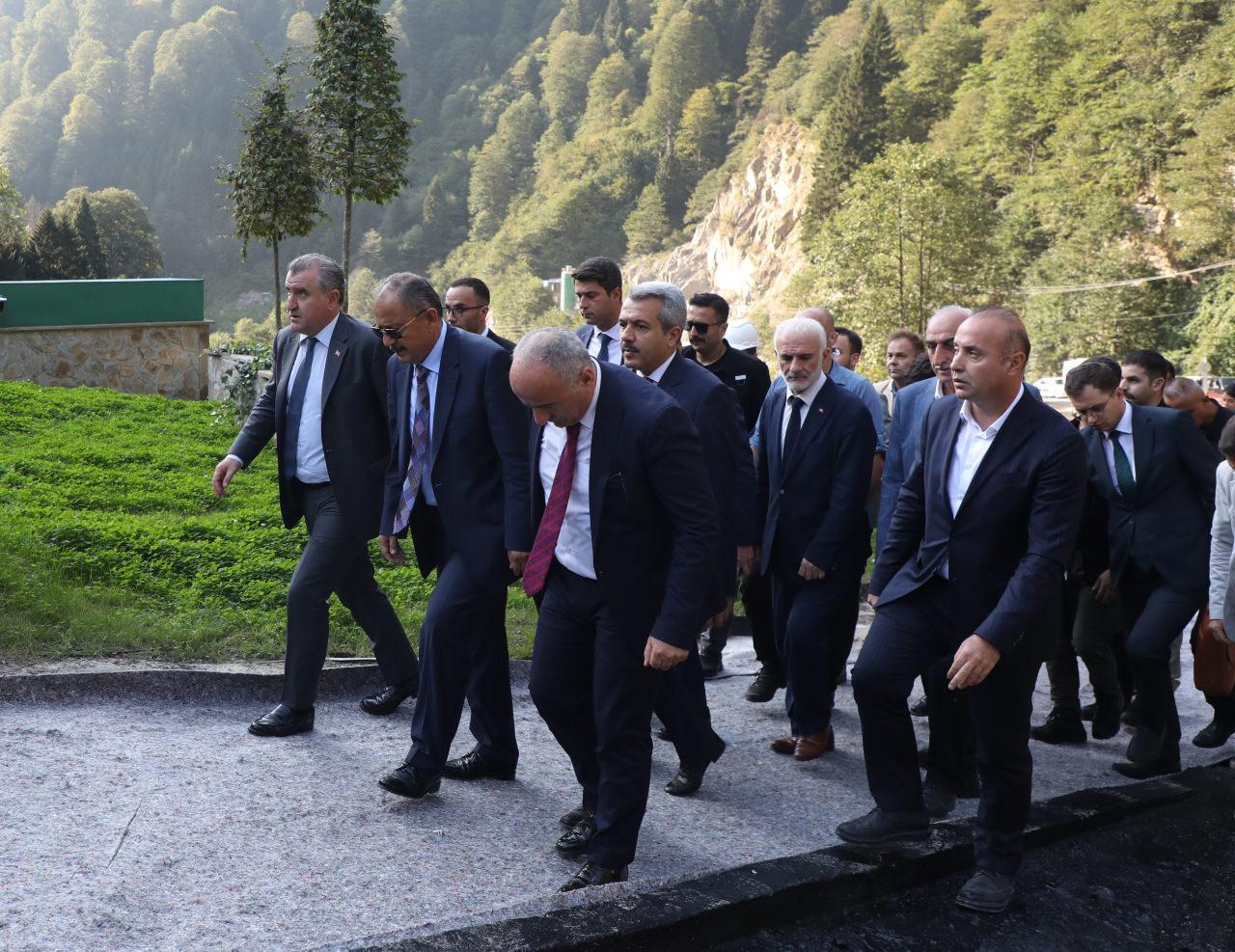 Bakanlar Özhaseki ve Bak, Rize'de incelemelerde bulundu