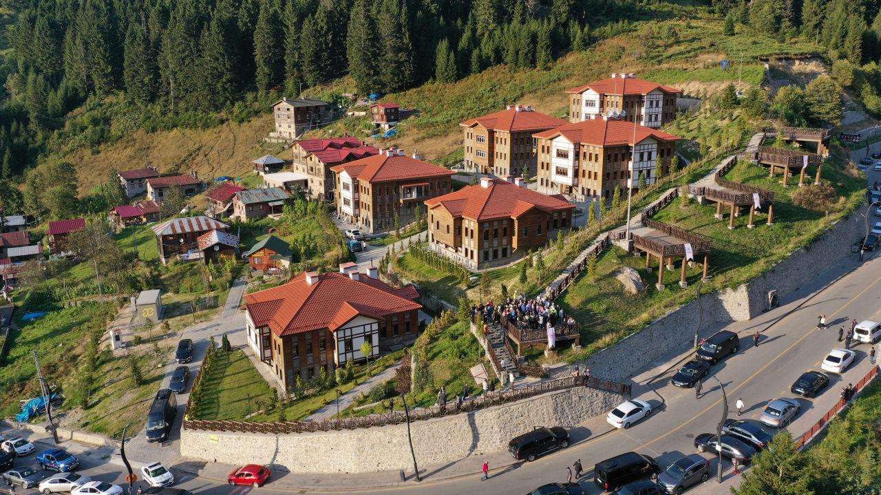 Bakanlar Özhaseki ve Bak, Rize'de incelemelerde bulundu