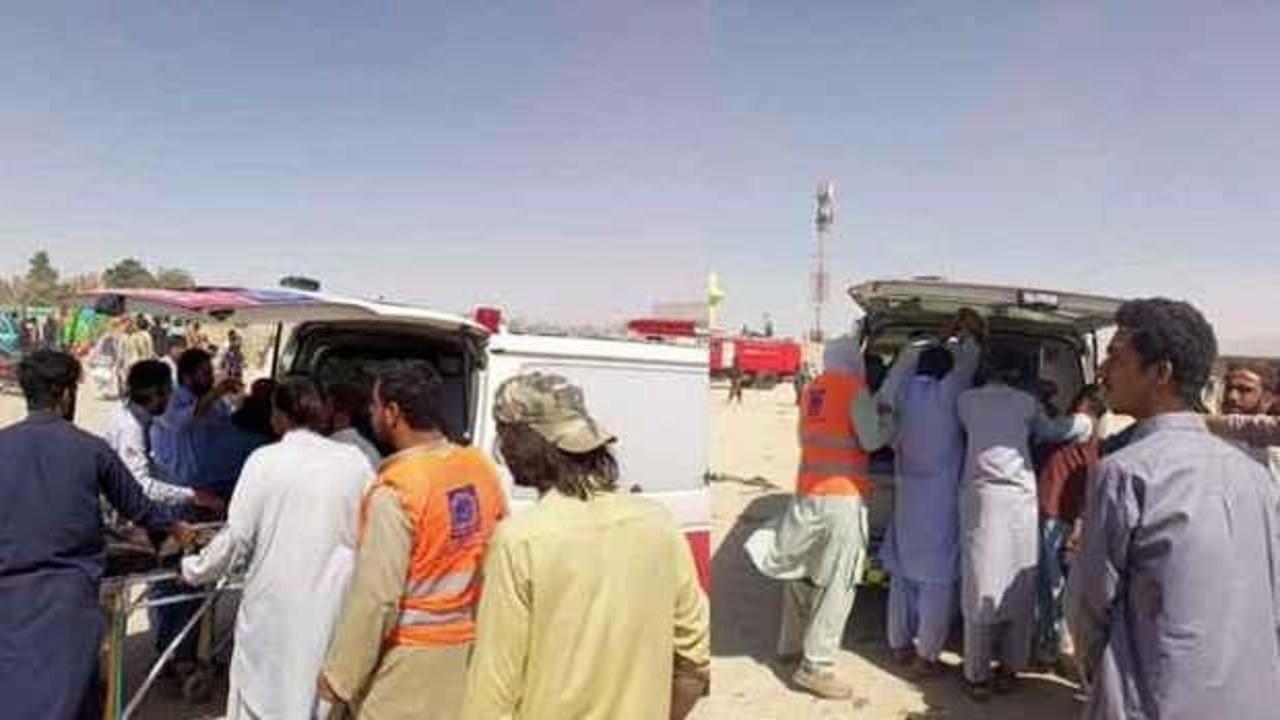 Pakistan’da Mevlit Kandili için toplananlara bombalı saldırı: 10 kişi şehit oldu