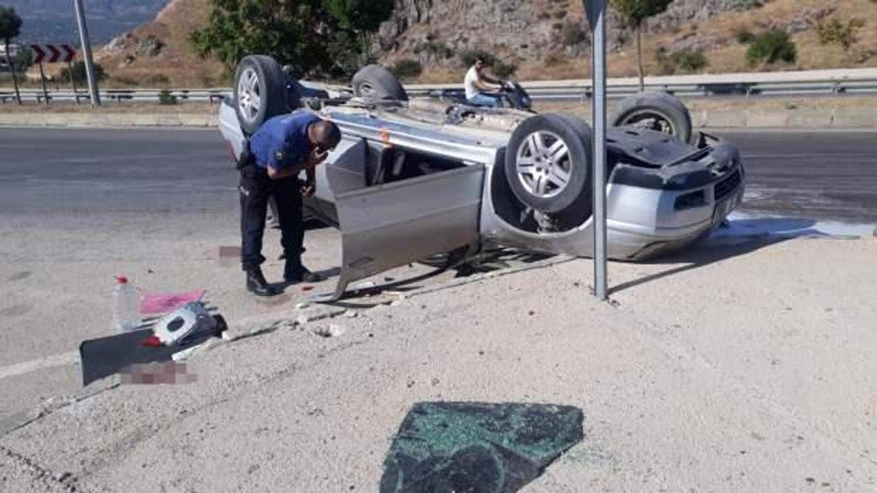 Tokat’ta refüje çarpan otomobil takla attı: 3’ü çocuk, 5 yaralı
