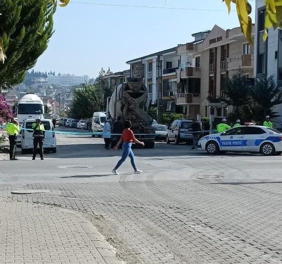 2 çocuk annesi kadın beton mikserinin altında kaldı!