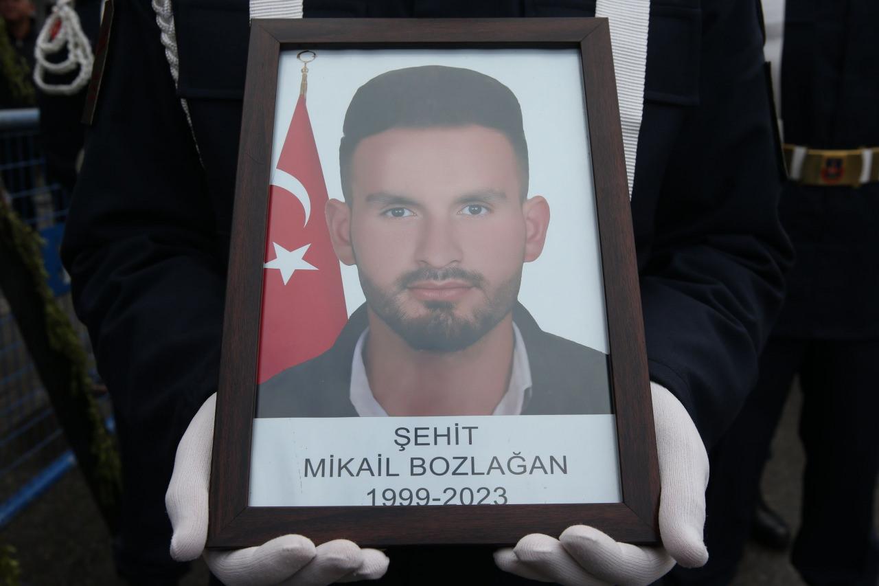 Teröristlerin katlettiği şehit Mikail Bozlağan'ın cenazesi Kayseri'de toprağa verildi