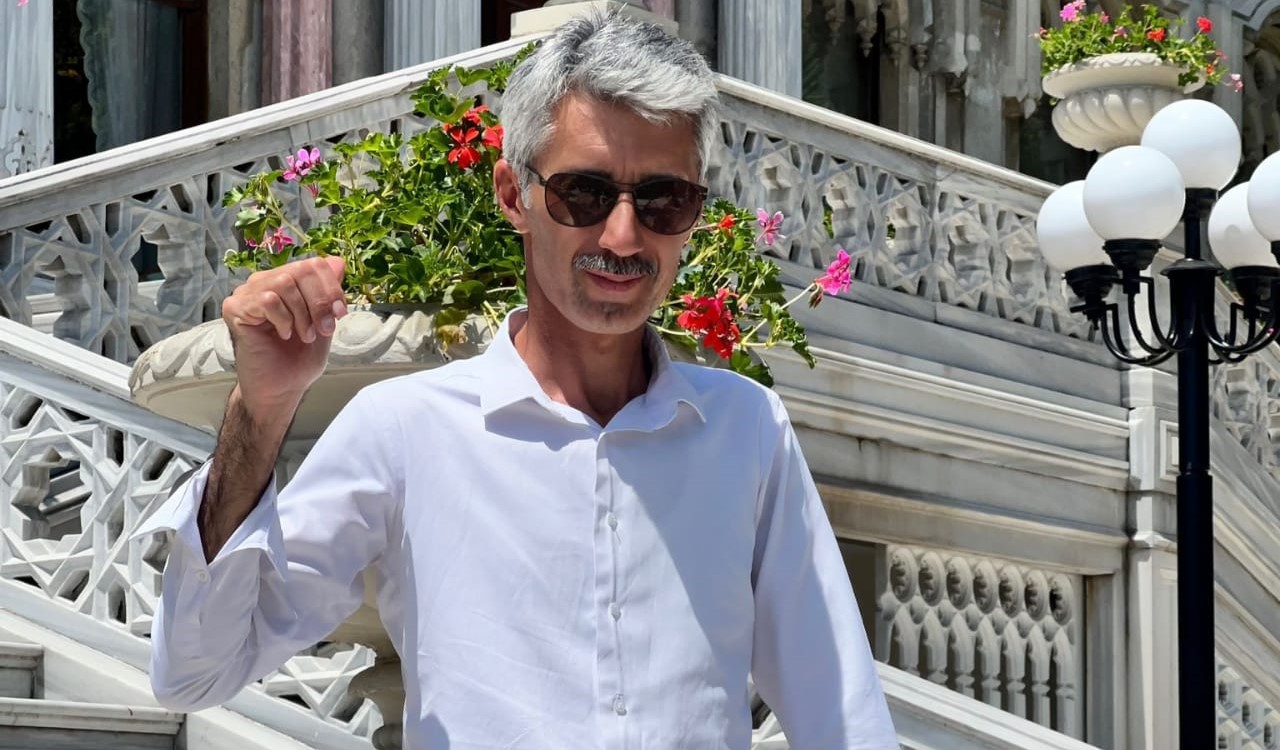 Ünlü Sanatçı ve Müzik Yöneticisi Ayhan Keskin Kimdir ?