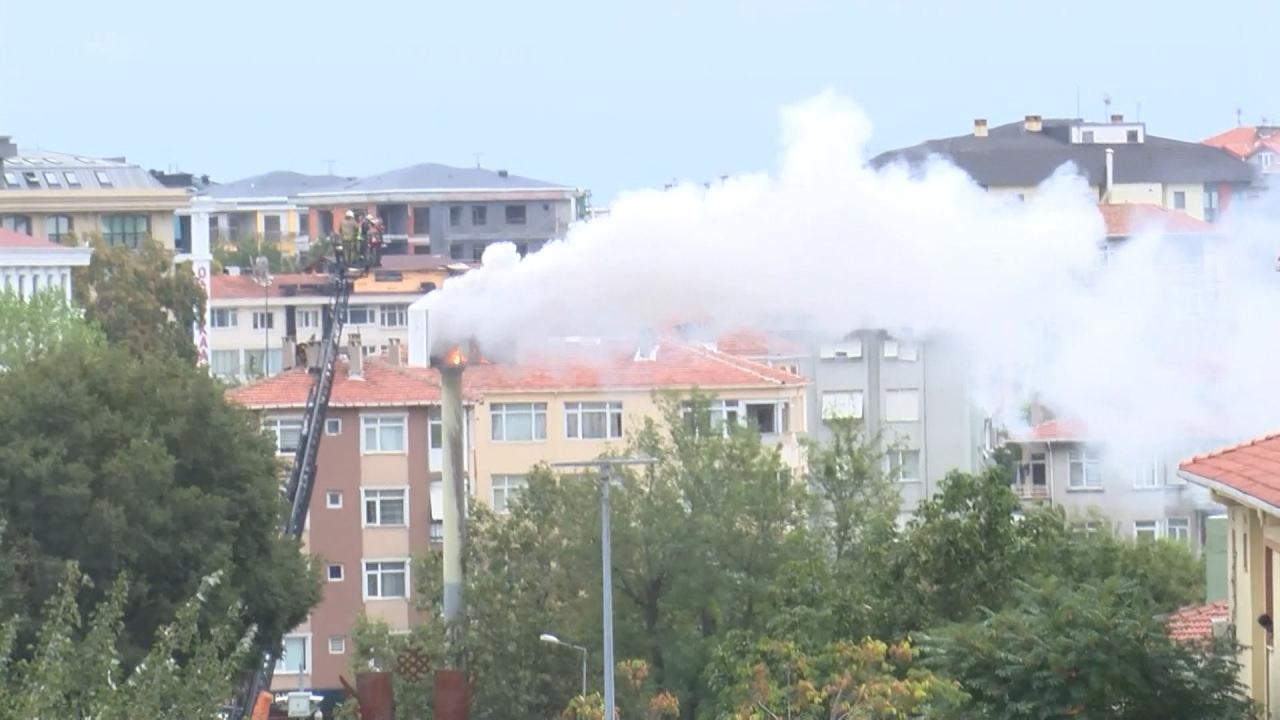 Bakırköy'de hastane bahçesinde yangın