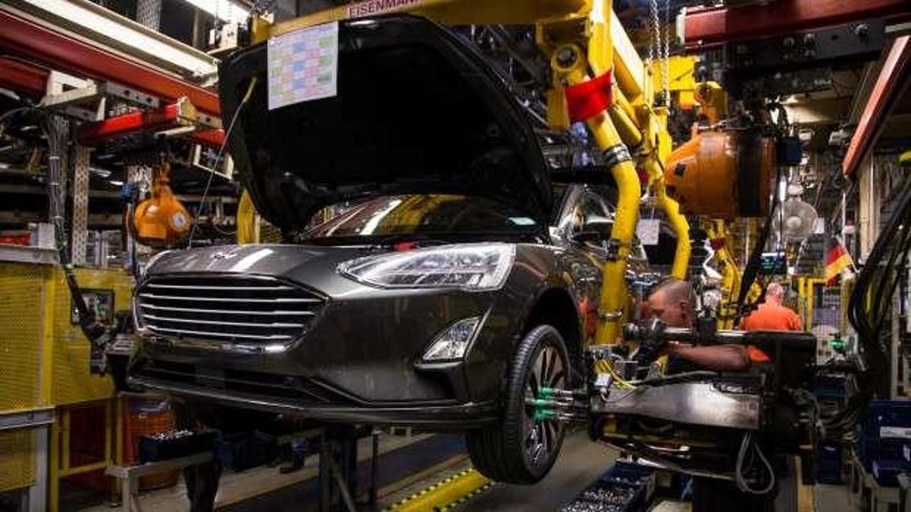 Otomobil devlerinde 5 bin işçi greve gitti