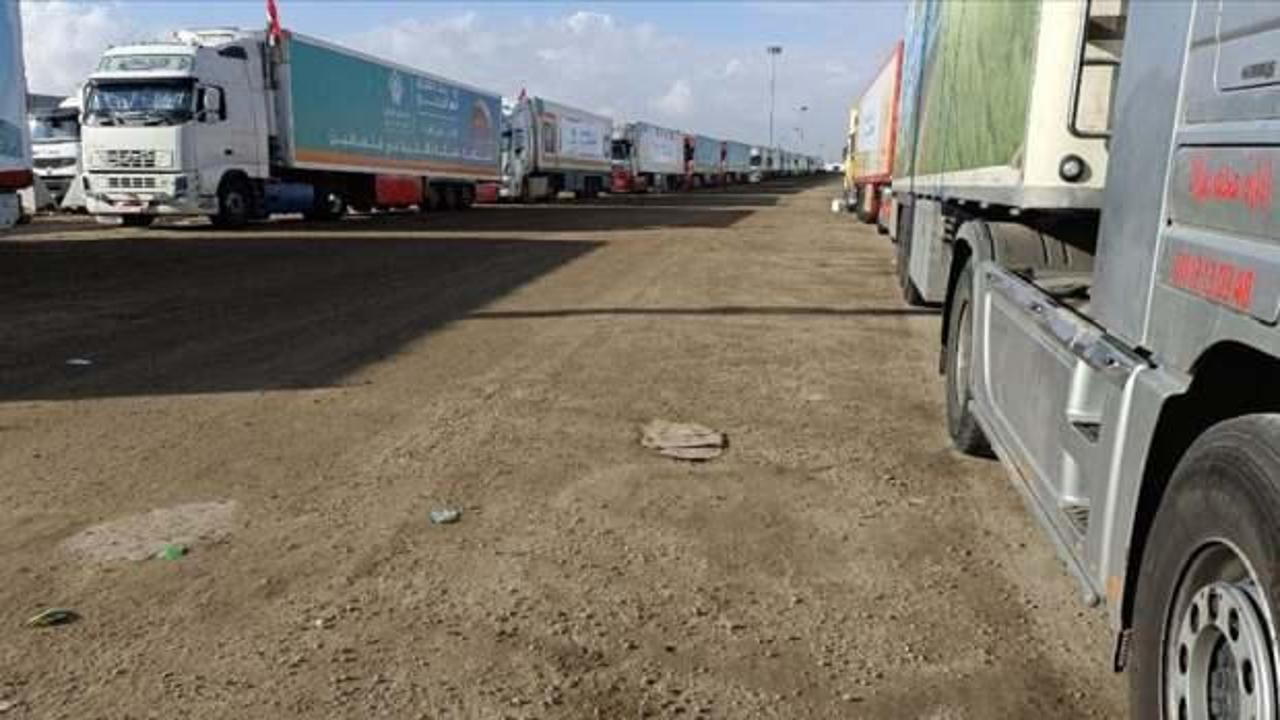 Gazze için insani yardım taşıyan 10 tır bölgeye ulaştı