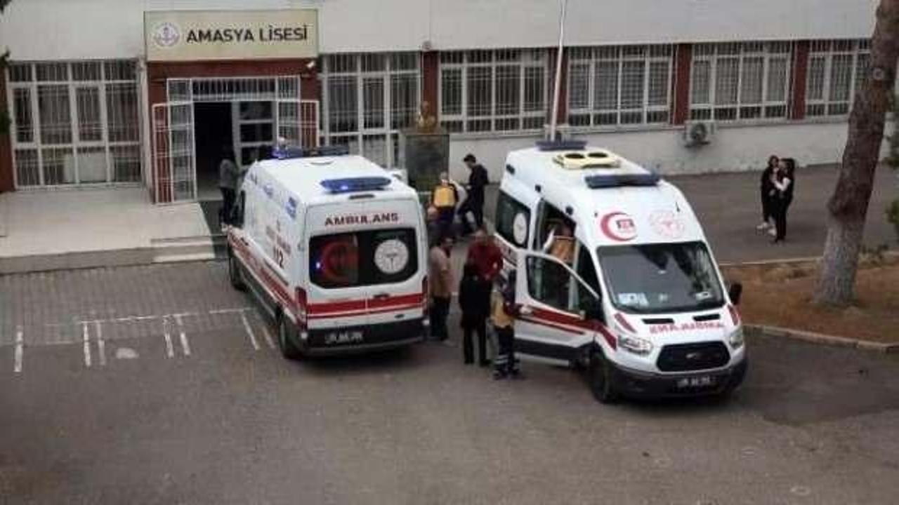 Marketten çiğ köfte alıp yiyen 5 öğrenci, hastaneye kaldırıldı