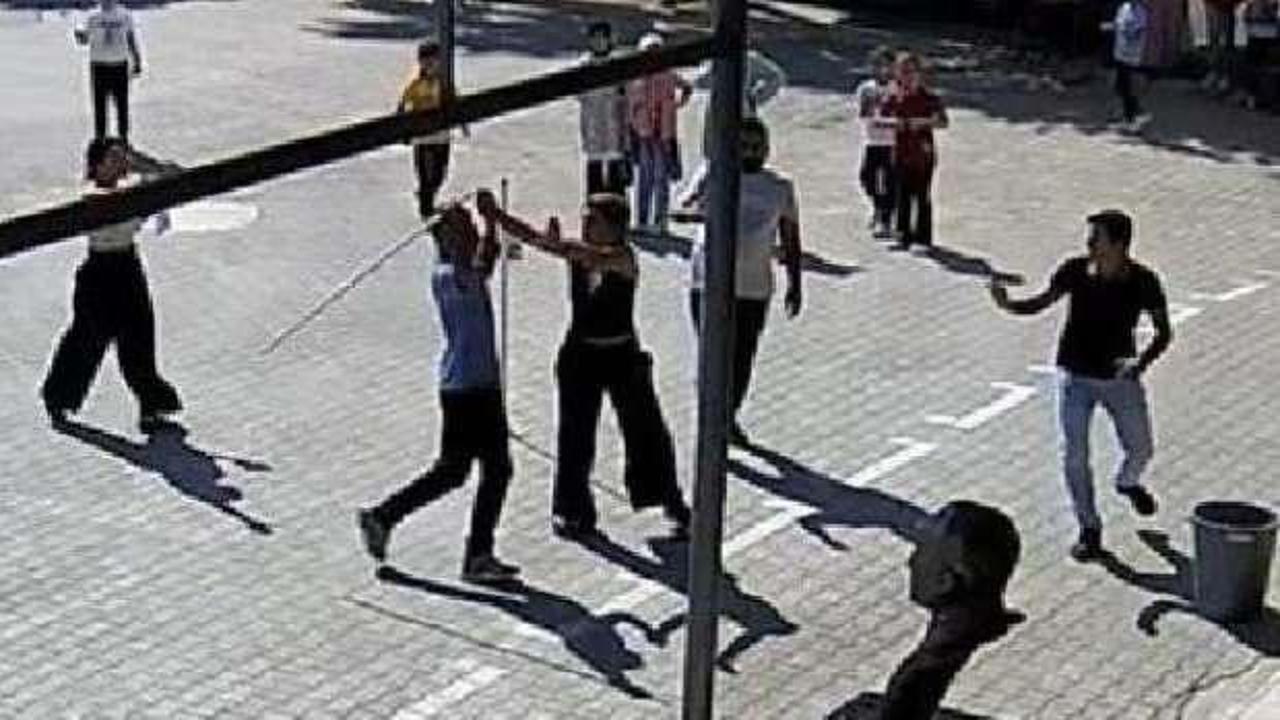 Okumasını istemediği kız kardeşinin okulunu bastı, dehşet saçtı!