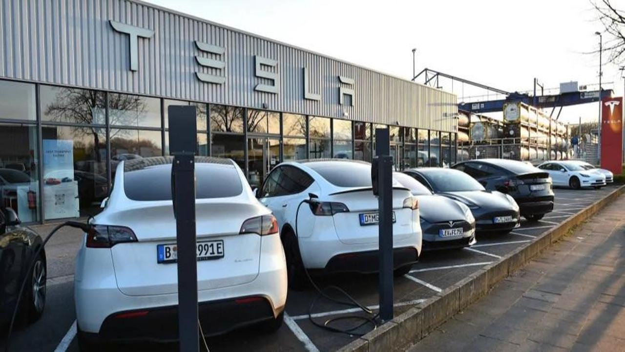 Tesla’dan çalışanlarına zam teklifi