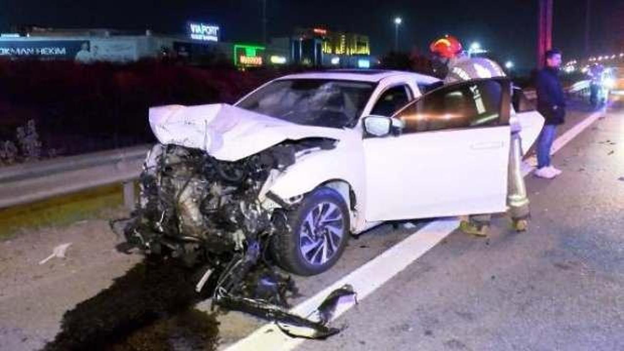 Tiyatro oyuncusunun aracı kaza yaptı!