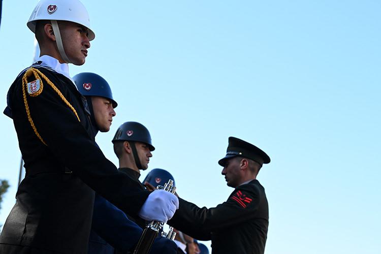 Anıtkabir'in özel askerleri: Saygı nöbetçileri