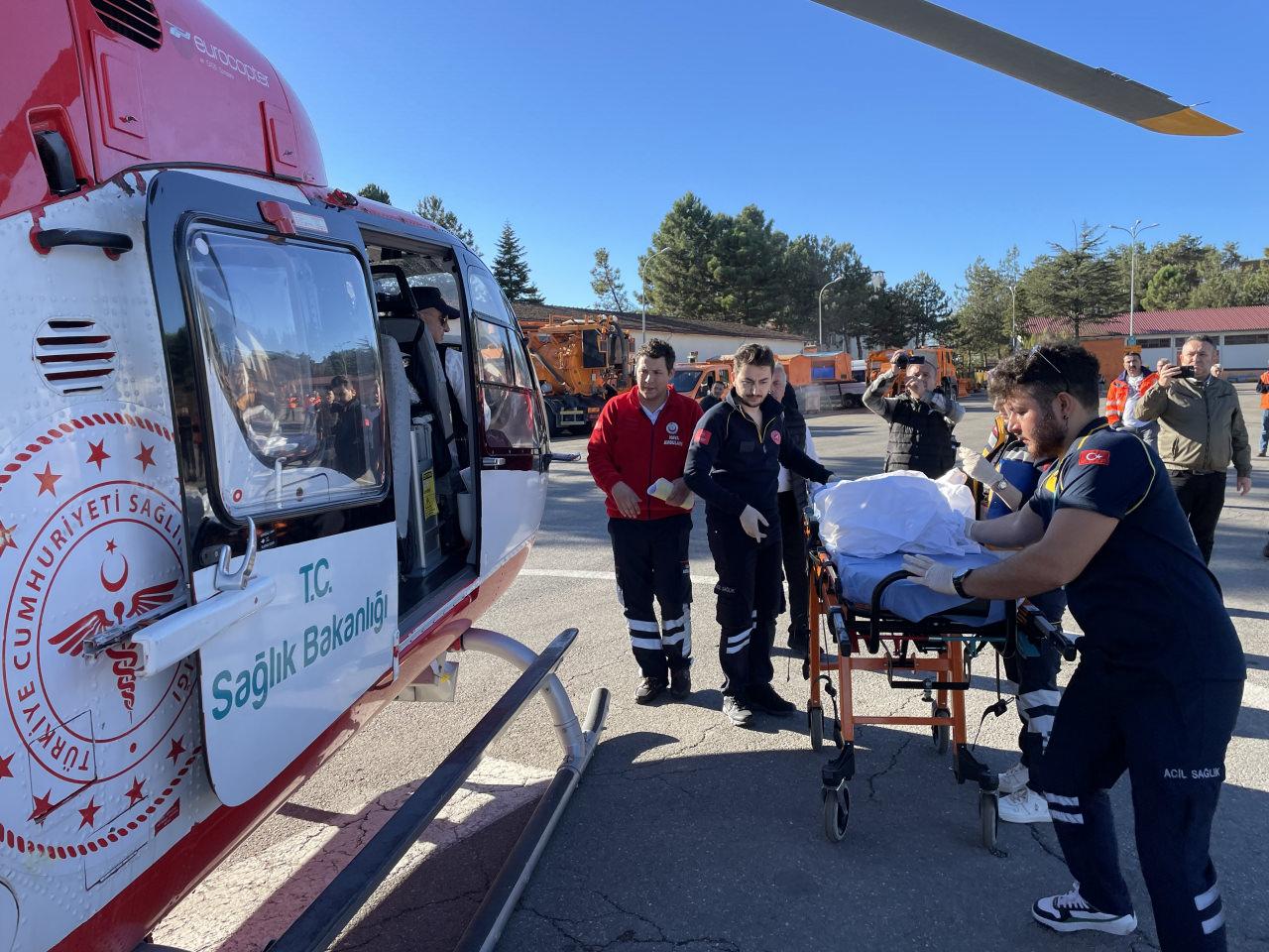 Ambulans helikopter 8 aylık bebek için havalandı