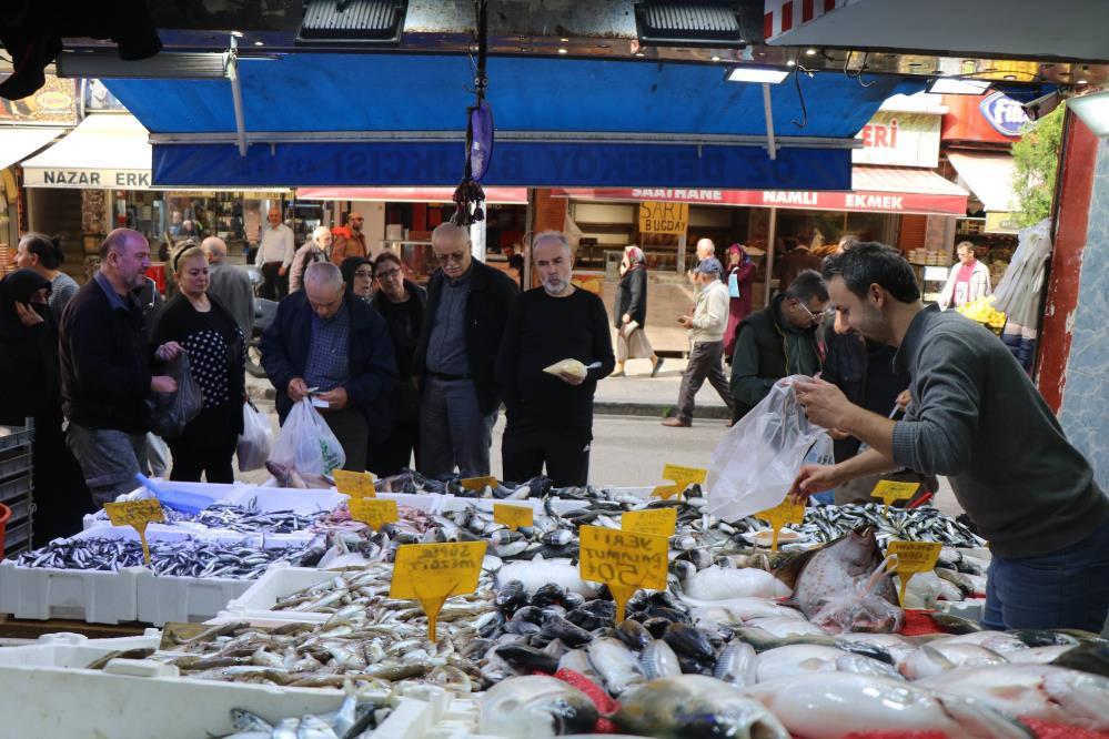 Karadenizlilerin burun kıvırdığı hamsi Anadolu’ya kolilerle gönderiliyor