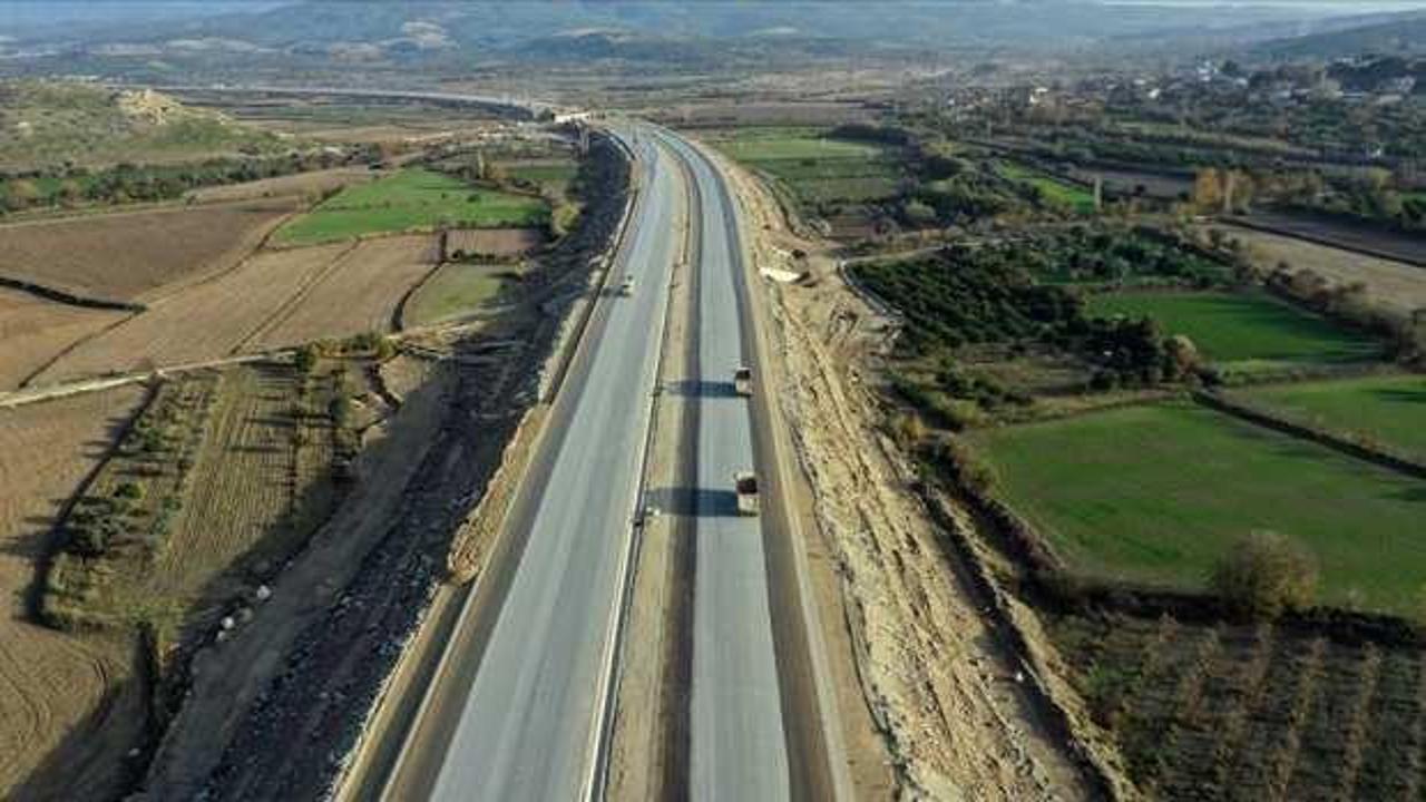 Aydın-Denizli Otoyolu’nun 80 km’si trafiğe açılıyor!