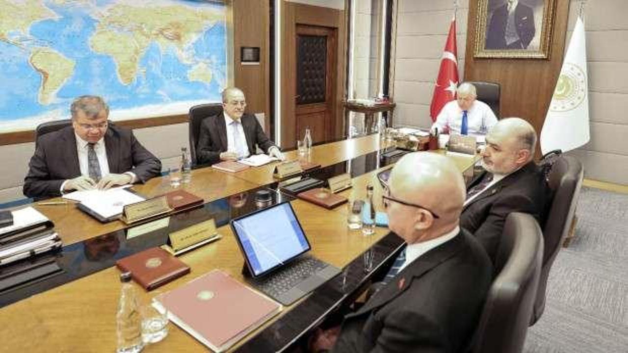 Bakan Güler, birlik komutanlarıyla toplantı yaptı