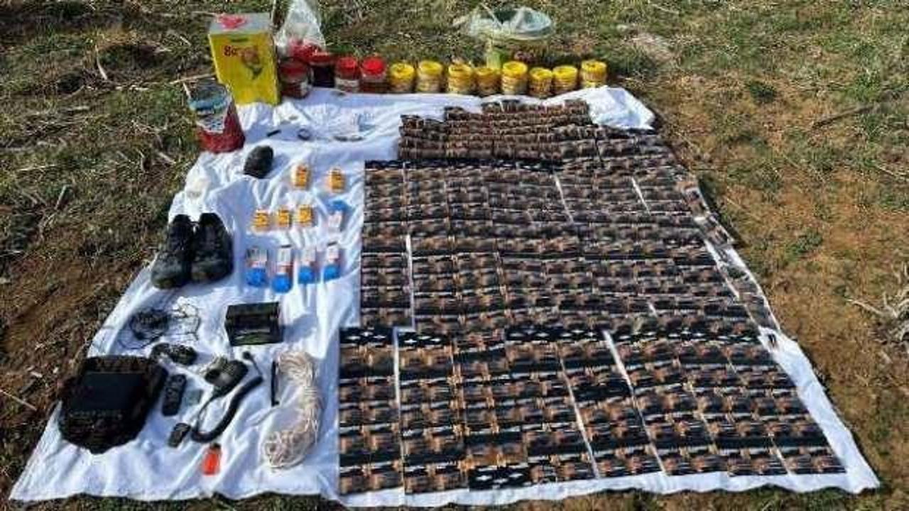 Bitlis kırsalında PKK’lı teröristlere ati yaşam malzemesi ele geçirildi