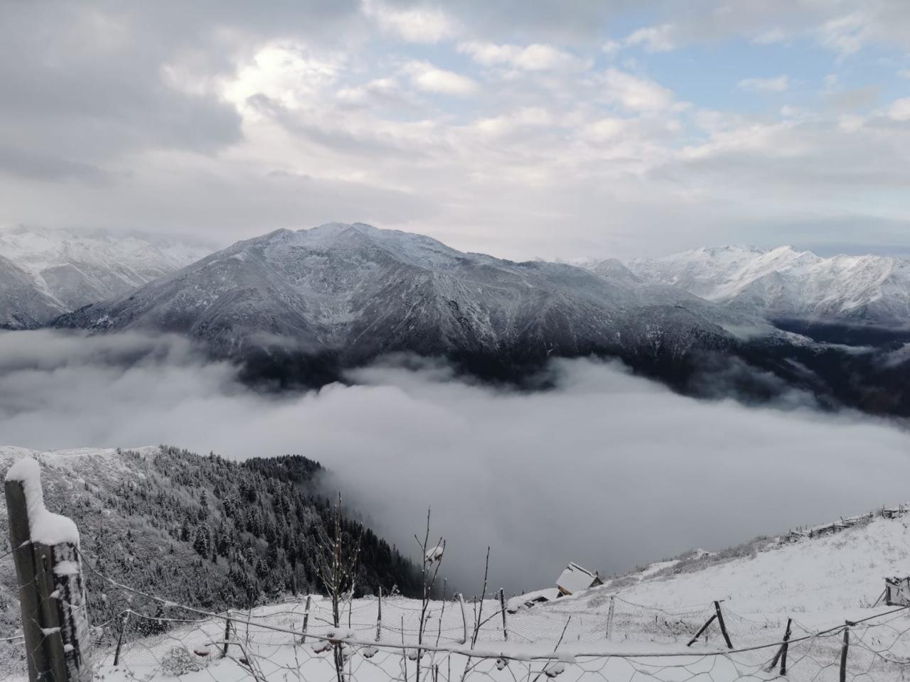 Rize'nin yüksek kesimleri beyaza büründü