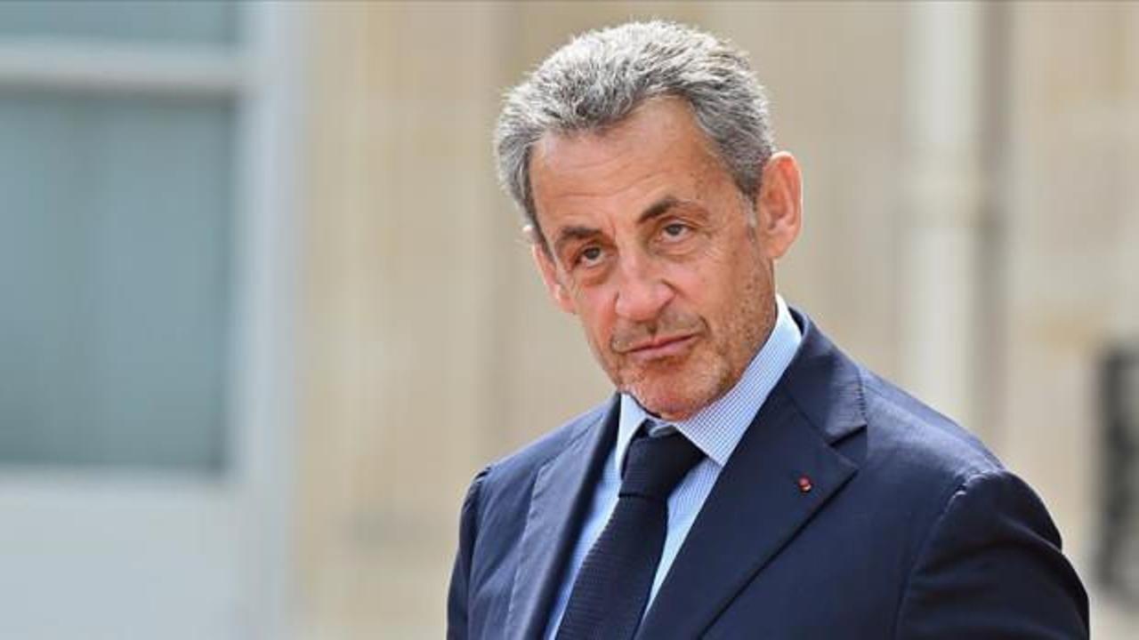Fransa’da Sarkozy hakkında 1 yıl hapis cezası istendi