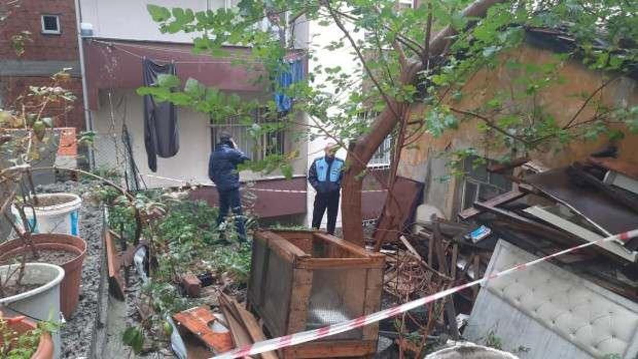 Kağıthane’de istinat duvarı çöktü