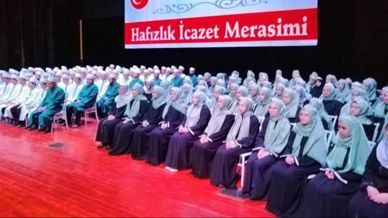 Niğde’de anlamlı merasim: 151 hafız icazetle taç giydi