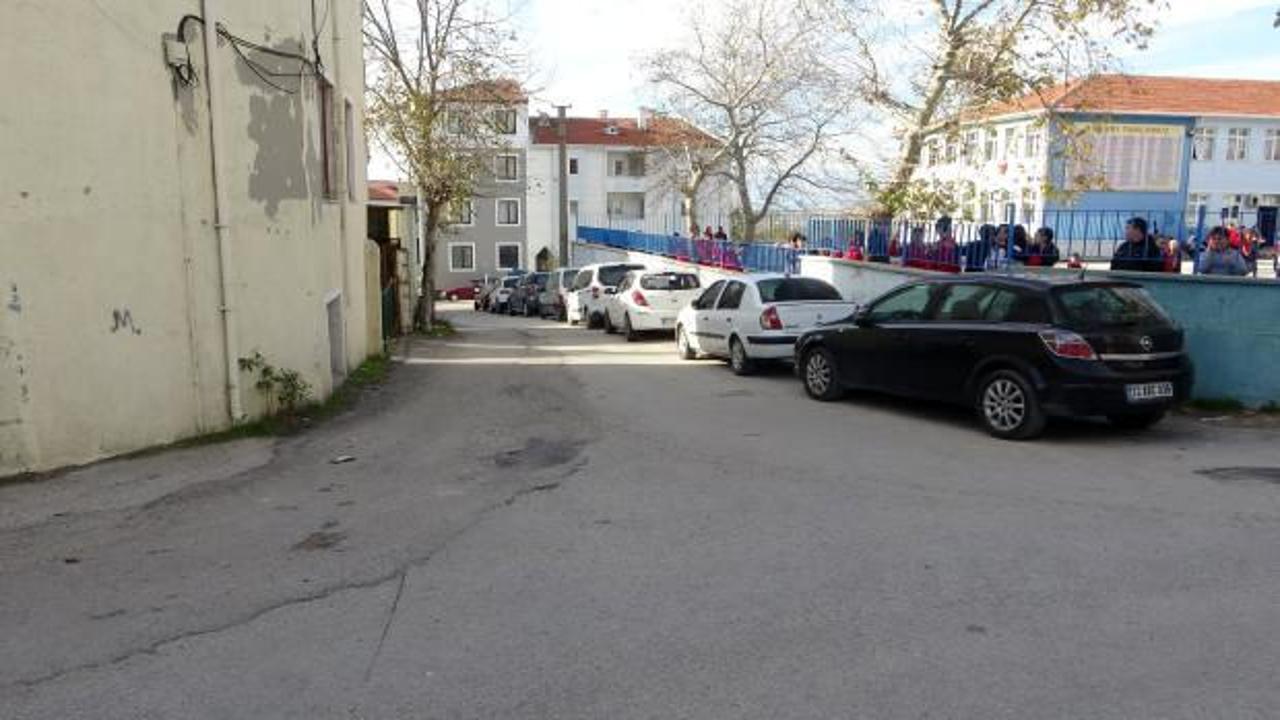 Okul önünde silahlı saldırı!