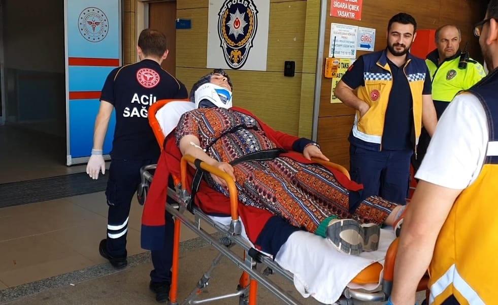 Bursa'da 2 otomobil çarpıştı: 5 yaralı