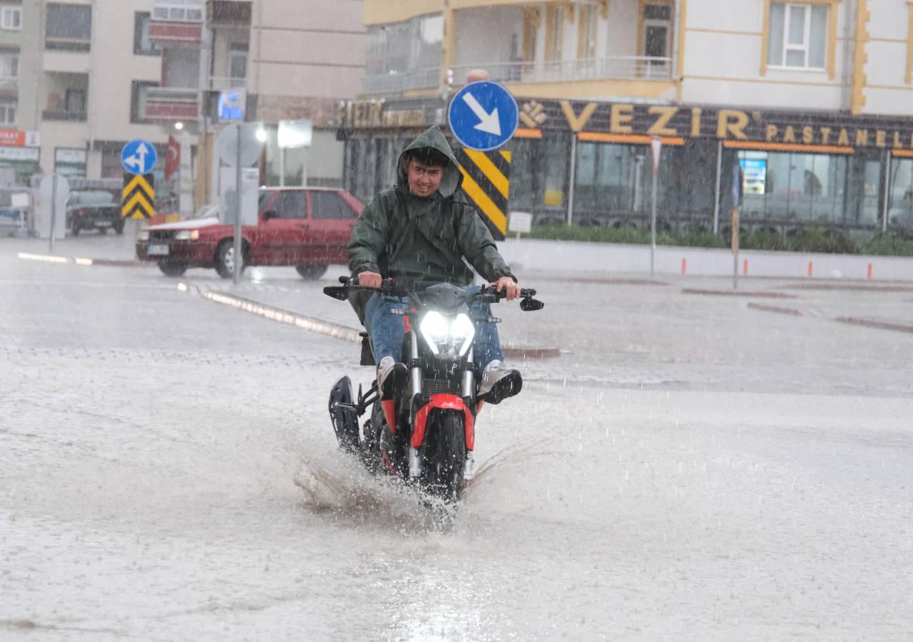 Meteoroloji'den 14 il için kuvvetli yağış uyarısı!