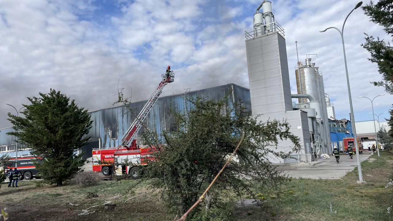 Konya'da bir fabrikaya ait depoda yangın çıktı