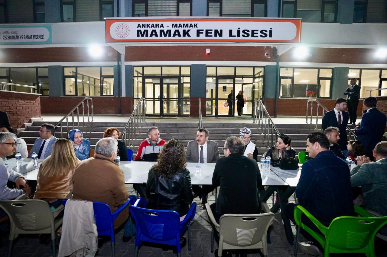 Milli Eğitim Bakanı Tekin, Mamak Fen Lisesinin düzenlediği iftar programına katıldı