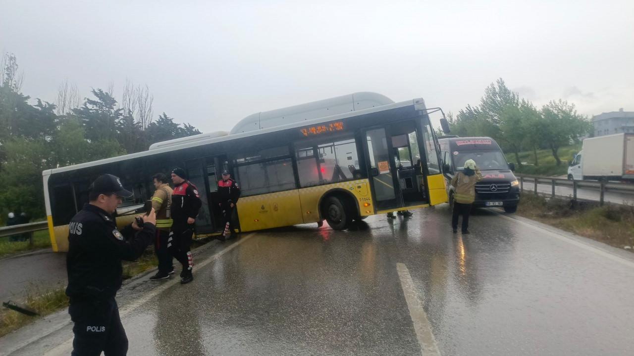 Büyükçekmece'de İETT otobüsü kaza yaptı