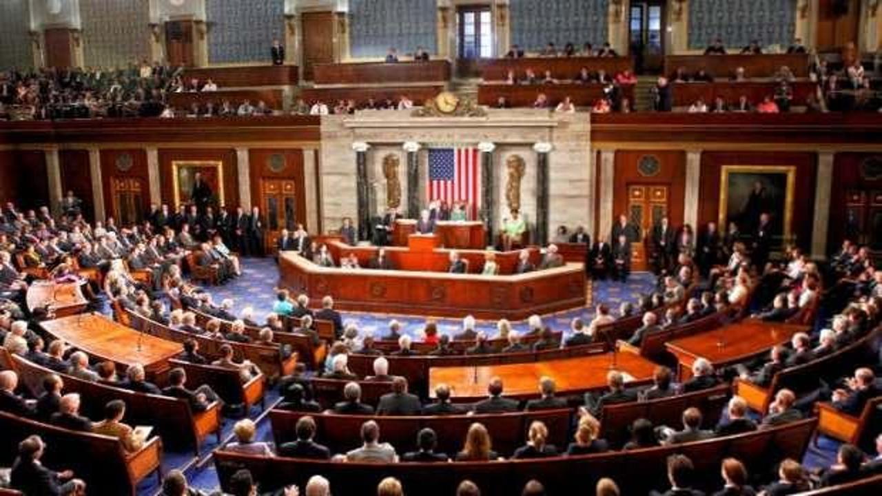 ABD’de istihbarata “izinsiz dinleme” yetkisi verildi