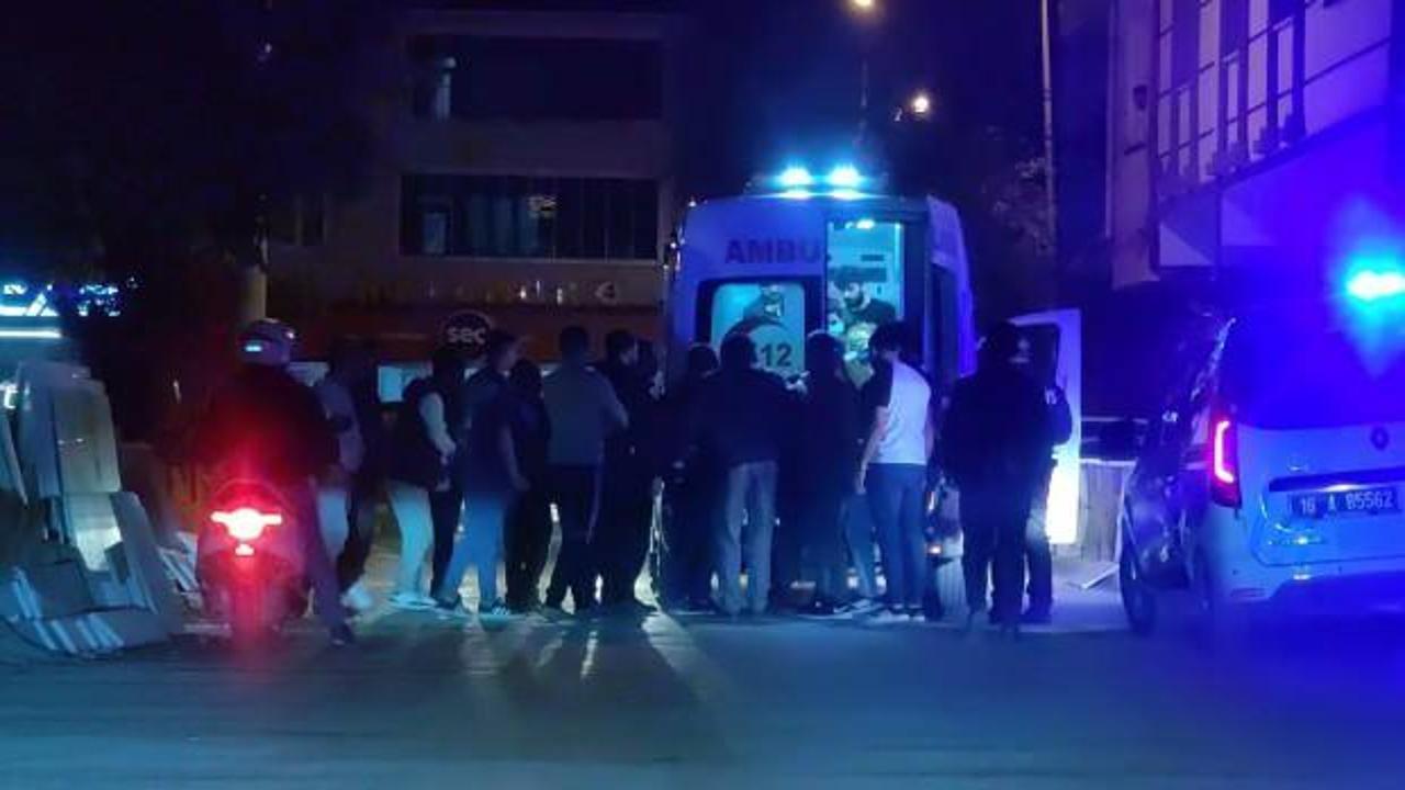 Annesiyle tartışan babasını bıçakladı! Kaçarken tabancayla ateş açıp panik yaşattı