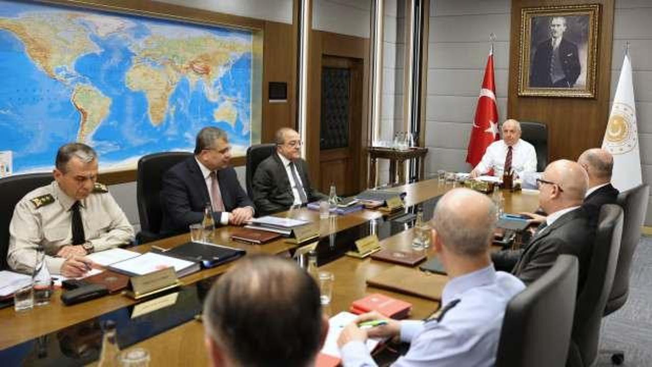 Bakan Güler, komutanlara talimatlar verdi