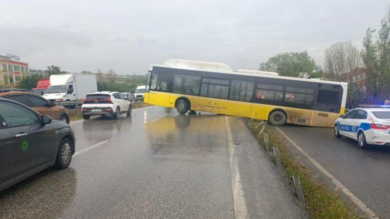 Büyükçekmece’de İETT otobüsü kaza yaptı