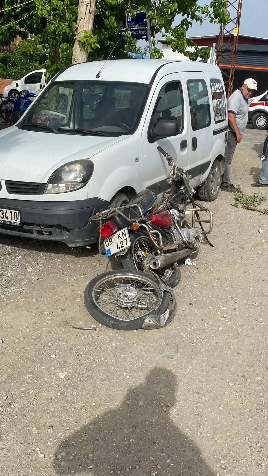 Aydın'da tren kapalı bariyeri aşan motosiklete çarptı