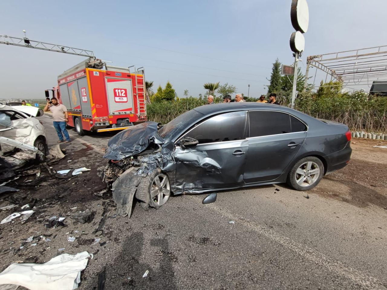 3 araçlık zincirleme kaza: Genç doktor öldü, 6 kişi yaralandı