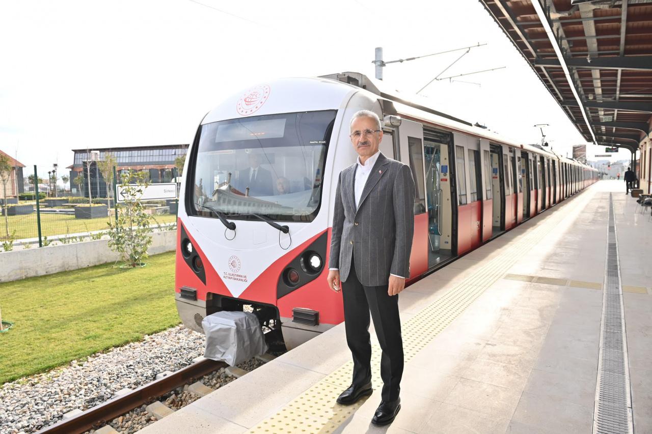 Bakan Uraloğlu açıkladı: İstanbul ve Konya'ya yeni raylı sistemler