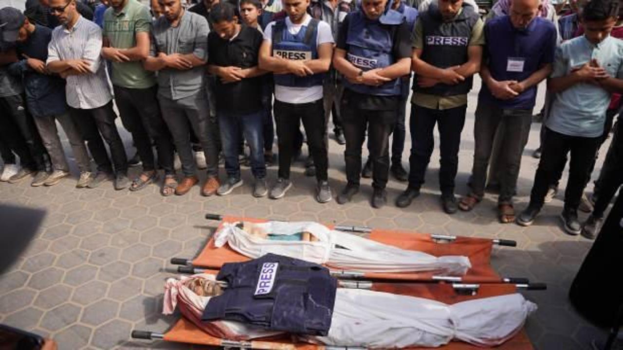 Filistinli gazeteci ile oğlu, İsrail saldırılarında şehit oldu