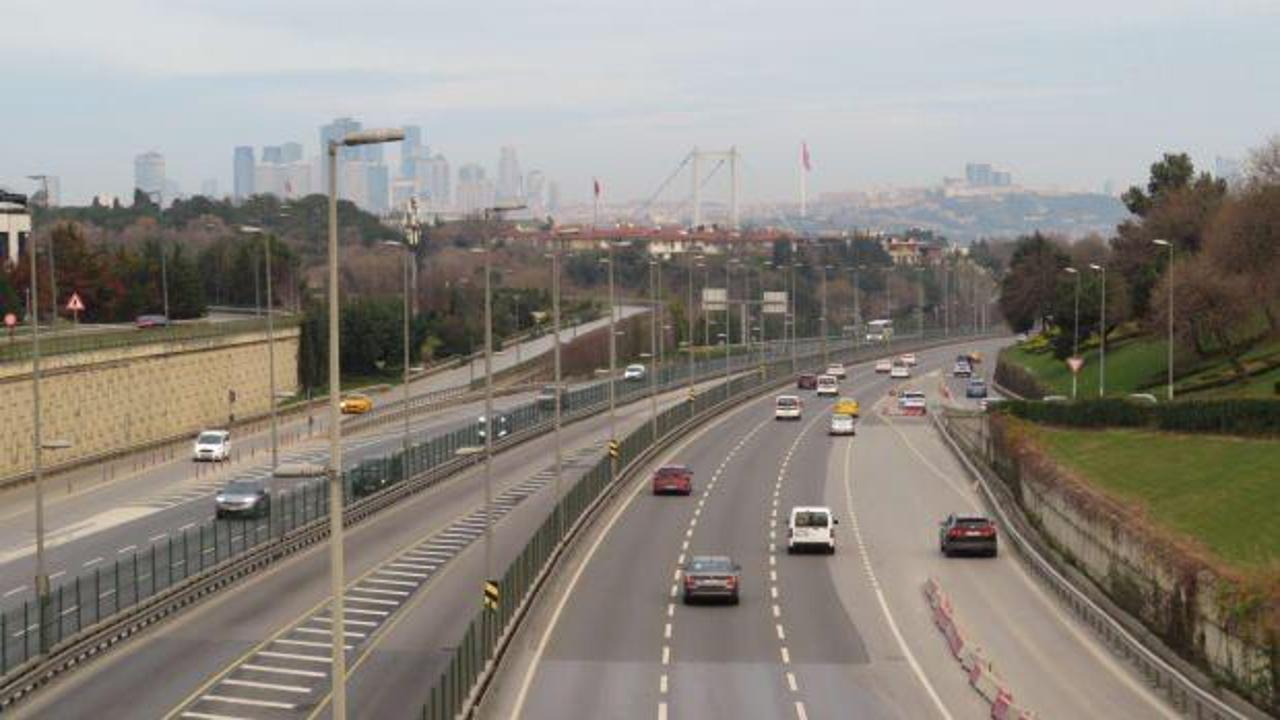 Haftanın ikinci gününde İstanbul’da yollar boş kaldı