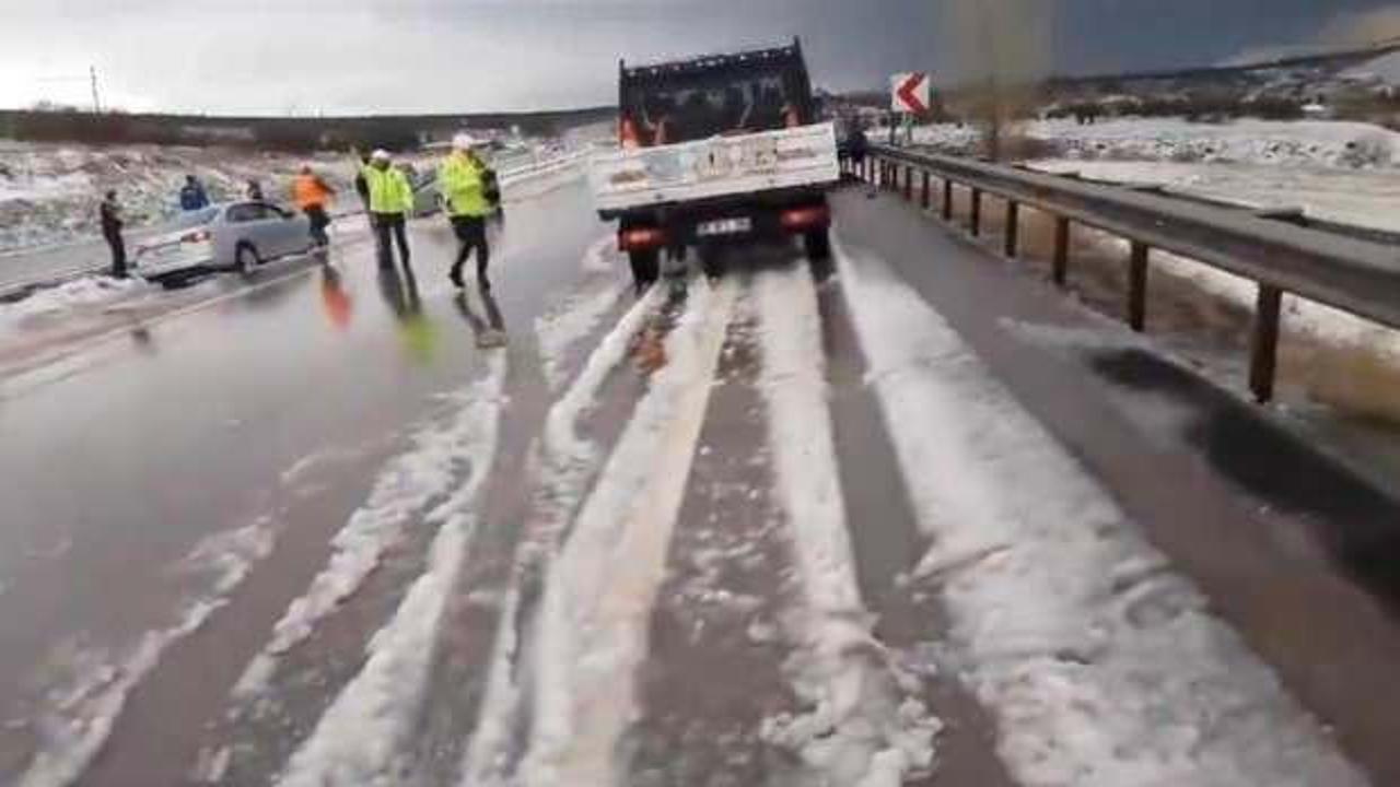 Kayseri’de dolu kazalara sebep oldu, yol ulaşıma kapandı