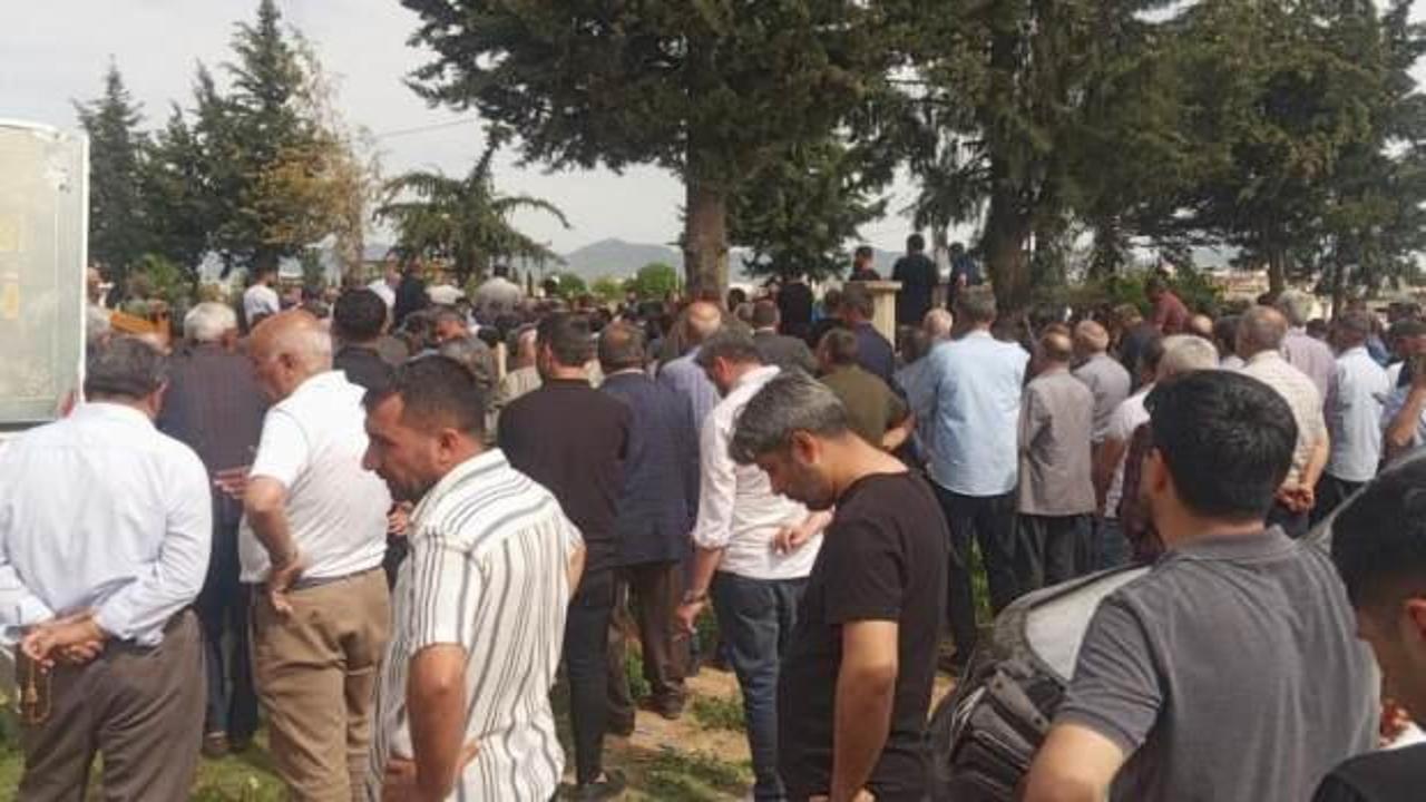 Kazada ölen 4 kişi yan yana toprağa verildi