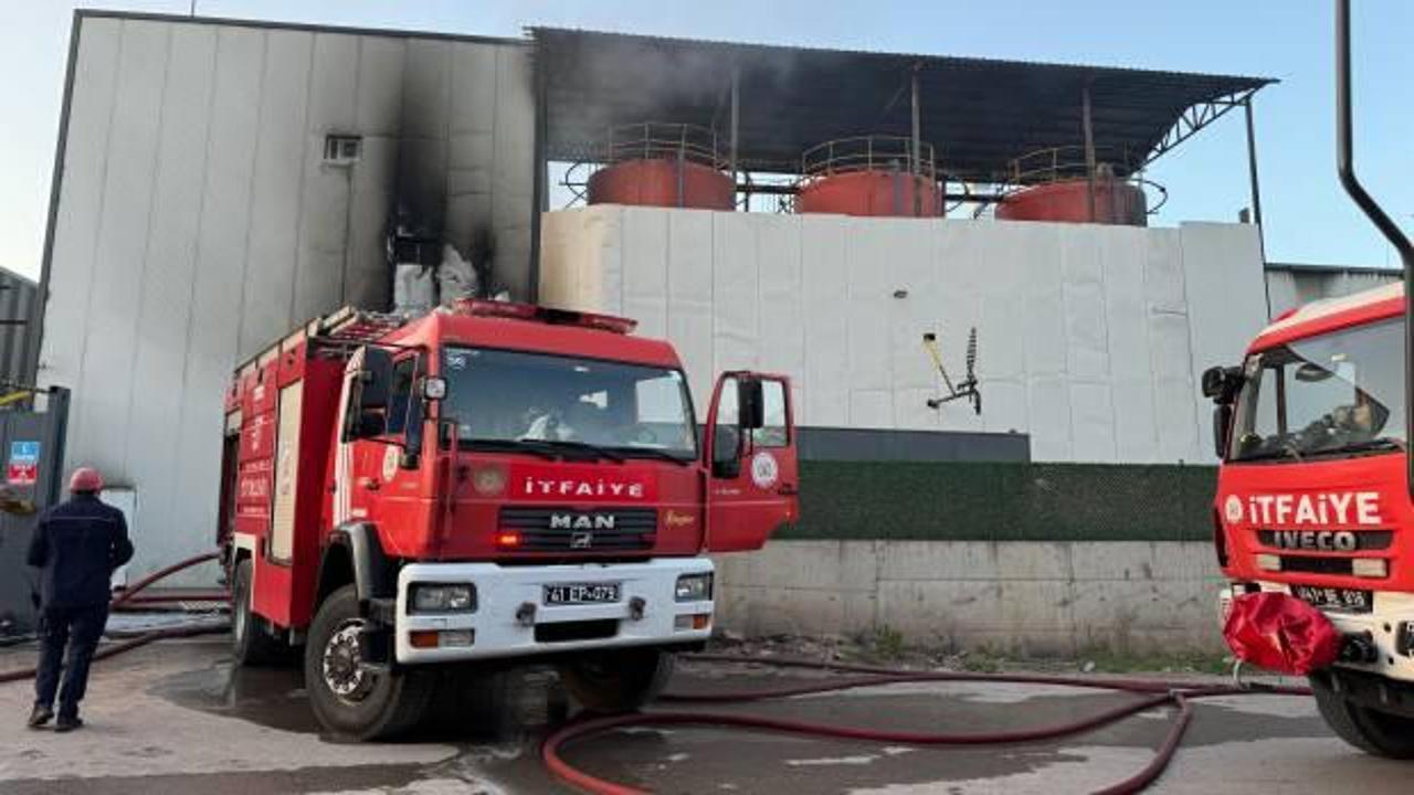 Kocaeli’ndeki madeni yağ fabrikasında yangın!