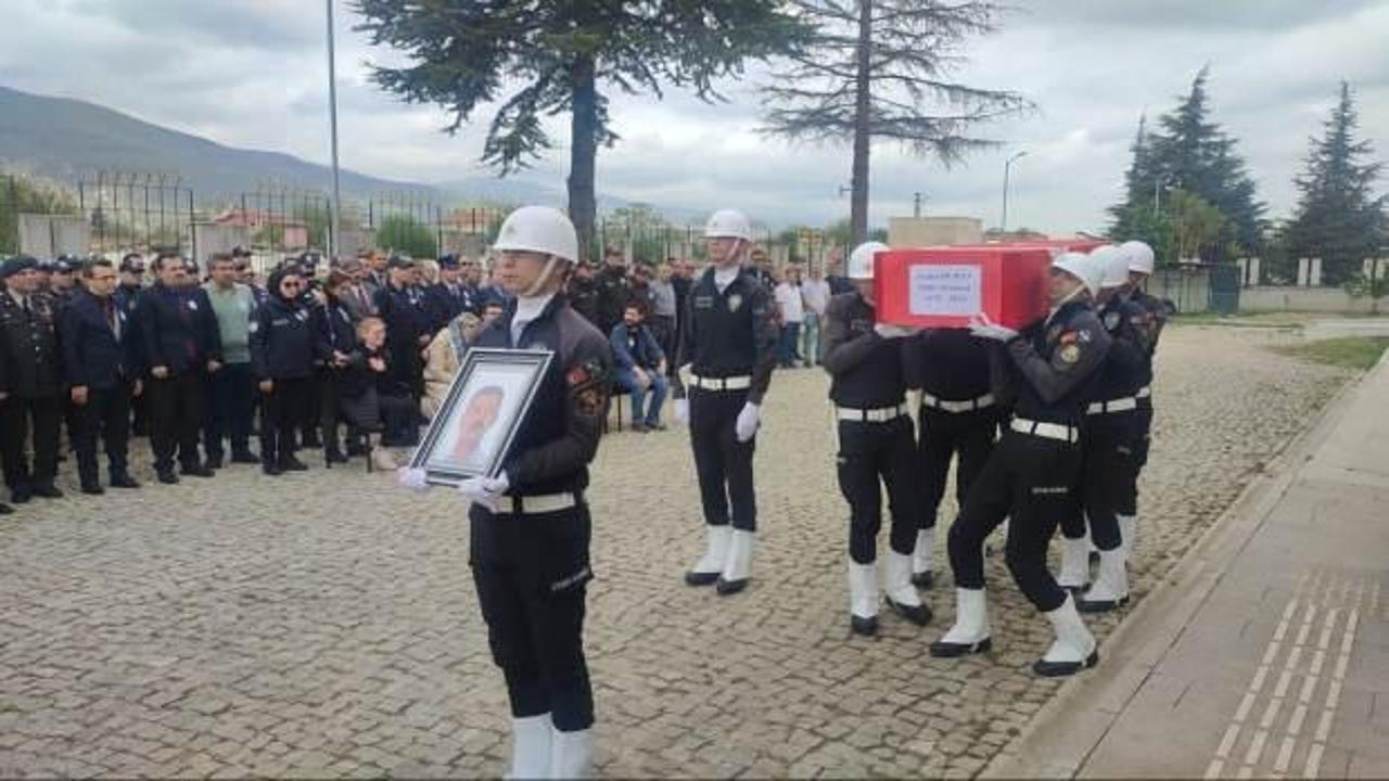 Mesaide kalp krizi geçiren polis hayatını kaybetti