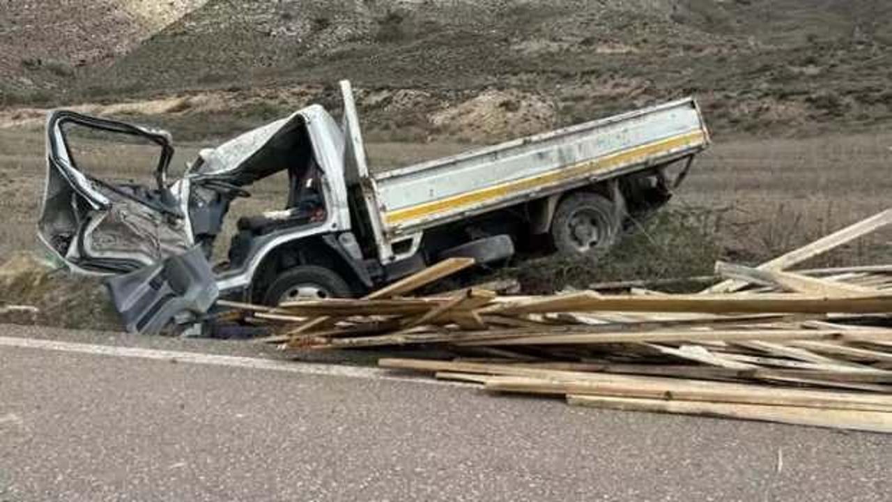 Sivas’ta kamyonet devrildi: 1 ölü, 2 yaralı