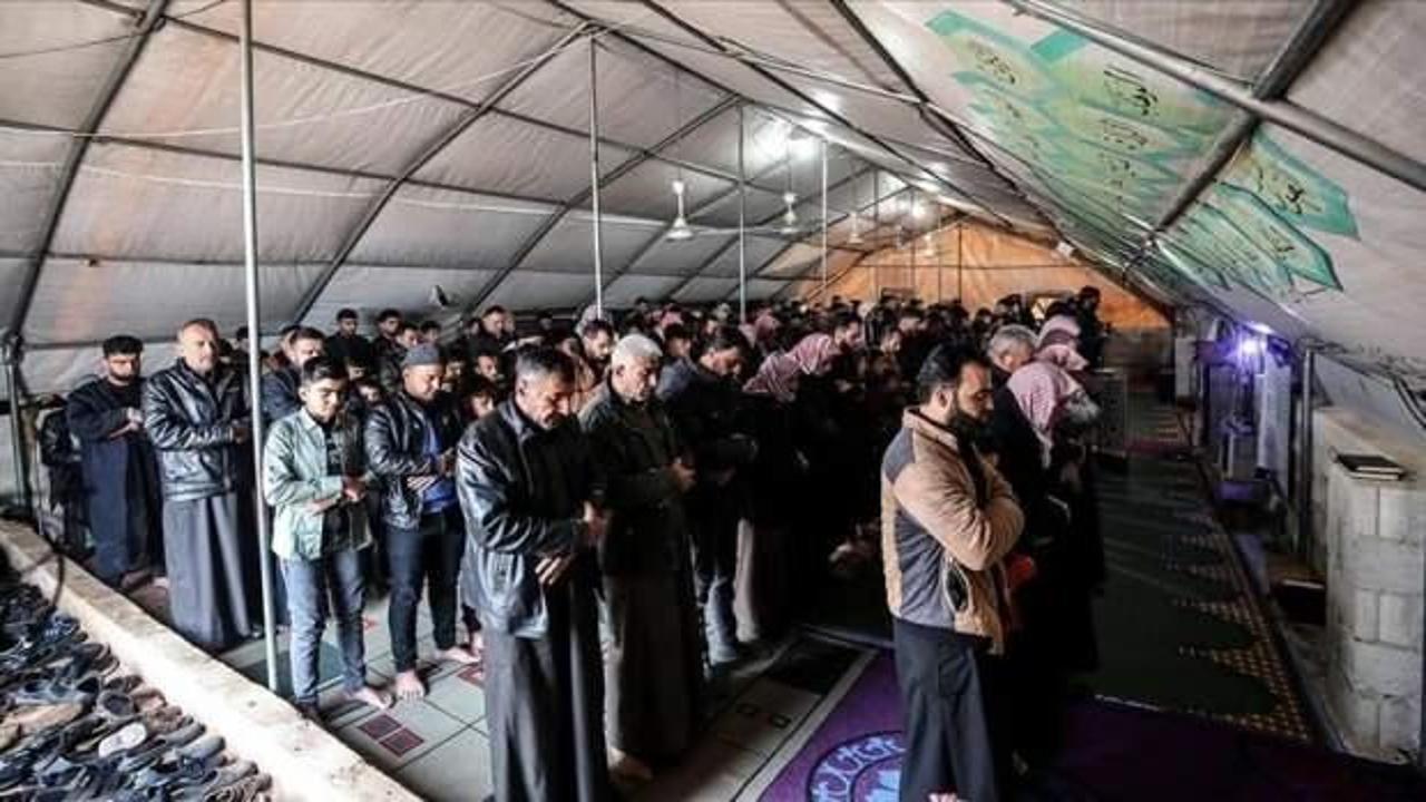 Suriye’de yerinden edilen siviller bir bayramı daha evlerinden uzakta karşıladı