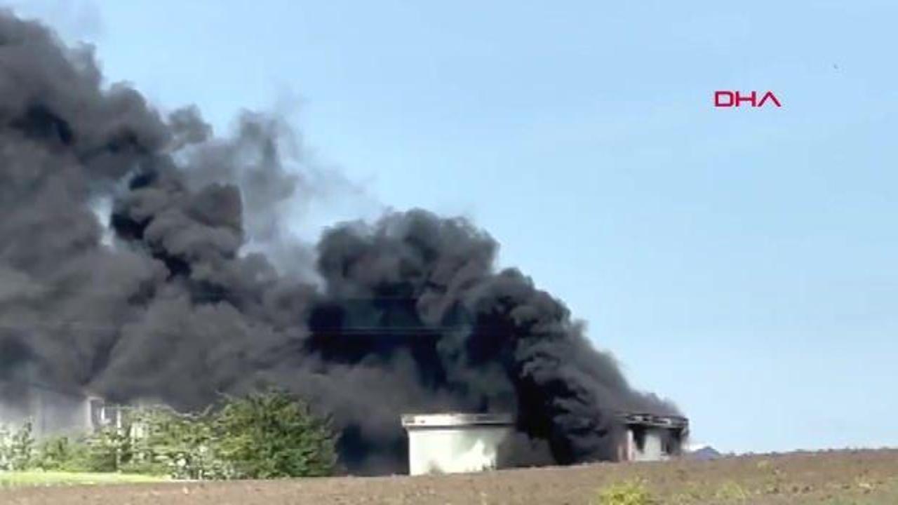 Tekirdağ’da ayakkabı fabrikasında çıkan yangın söndürüldü